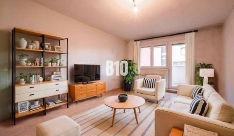 Sale Three bedroom apartment, Three bedroom apartment, Grösslingova, B