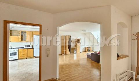 Rent Three bedroom apartment, Three bedroom apartment, Piešťany, Slova