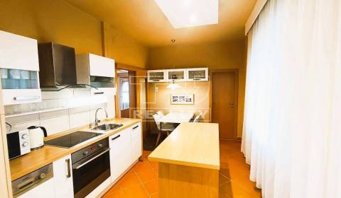 Rent Three bedroom apartment, Bratislava - Staré Mesto, Bratislava, Sl