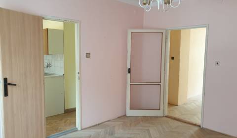 Are you looking for comfortable living near Bratislava? ul. SNP