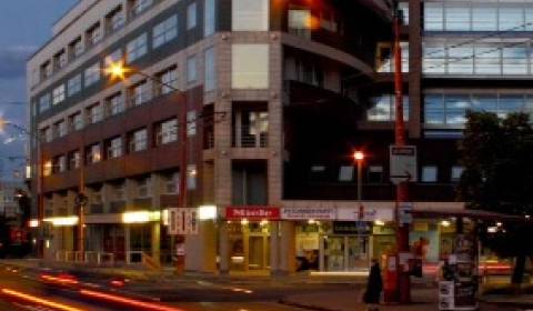 Modern office spaces in a new building in the wider city centre