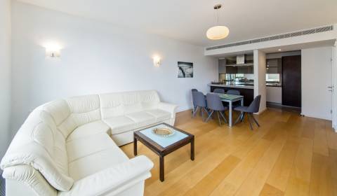 Exclusive 2 bdr apt 86,5 m2, with A/C and parking, EUROVEA