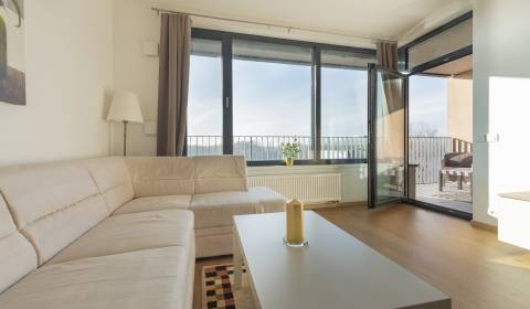 Sunny 3 bdr apt 92 m2, with terrace, A/C and parking, ZUCKERMANDEL