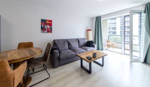 Modern spacious 2bdr apt 73m2 with loggia and parking URBAN RESIDENCE