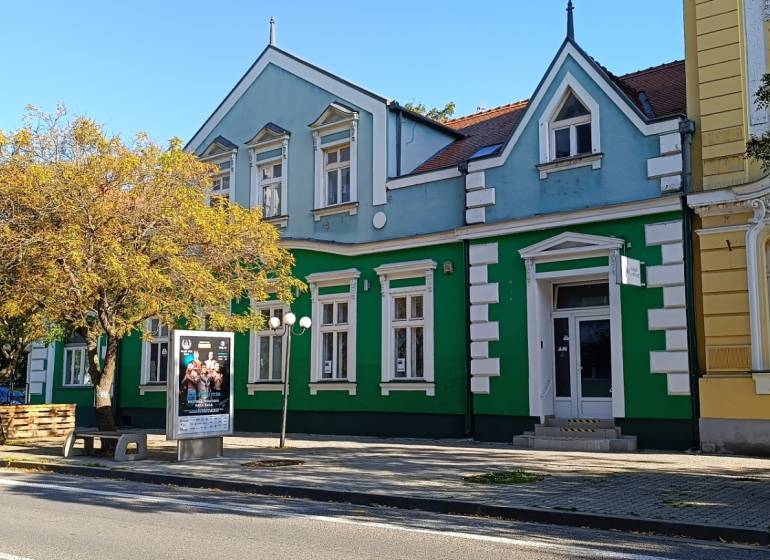 Podnikateľské priestory 2x, 21,25 m², Galanta, Hlavná, viac na: https://reality.intexreal.sk/