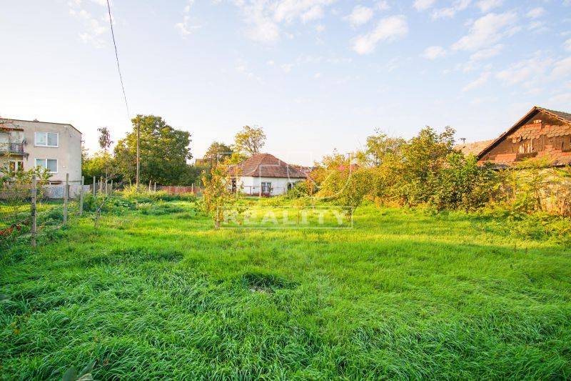 Strekov Land – for living Sale reality Nové Zámky