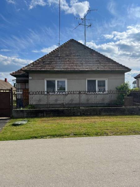 Malé Dvorníky Family house Sale reality Dunajská Streda