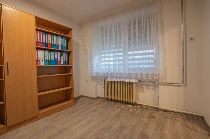 ALL INCLUSIVE I NA PREDAJ 5 IZBOVÝ RODINNÝ DOM, ÚP: 200 M2, PP: 798 M2 I 7 KM OD DS - LÚČ NA OSTROVE - BLÍZKO R7