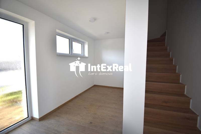 Novostavba 4 izbový RD na predaj, Mládežnícka štvrť, Galanta, viac na: https://reality.intexreal.sk/