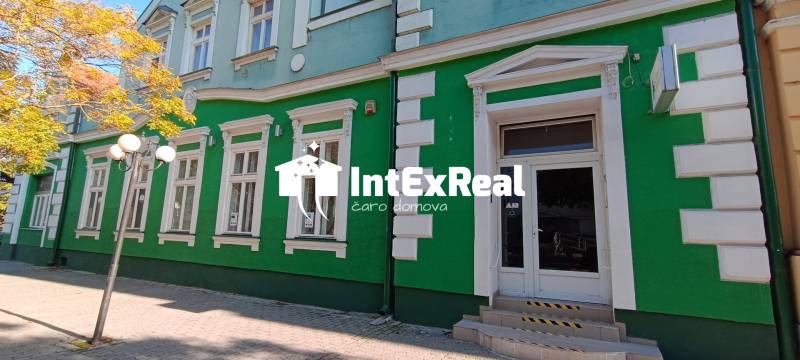 Podnikateľské priestory 2x, 21,25 m², Galanta, Hlavná, viac na: https://reality.intexreal.sk/