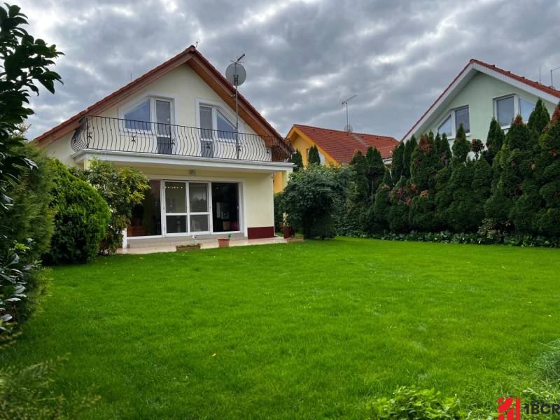 Sale Family house, Family house, Pri gaštanovej aleji, Bratislava - Ru