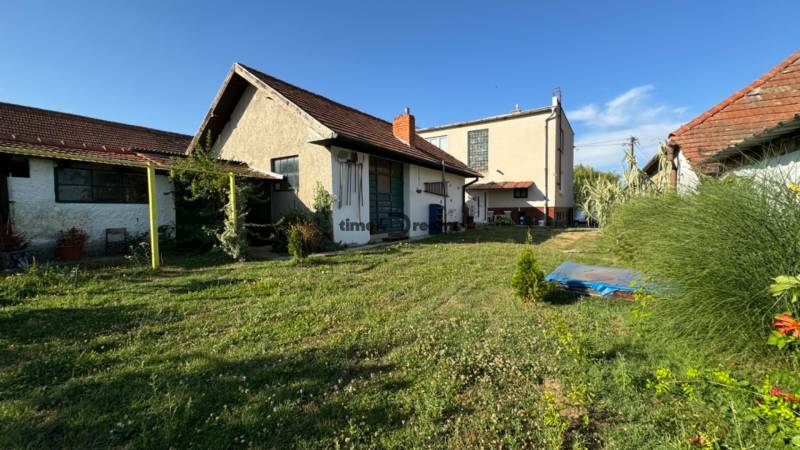 Lovce Family house Rent reality Zlaté Moravce