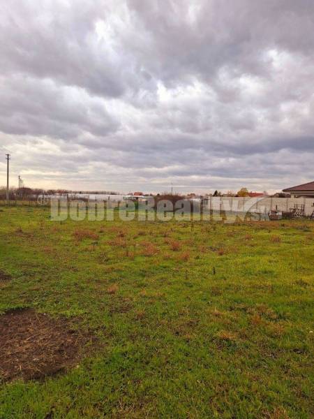 Nesvady Land – for living Sale reality Komárno