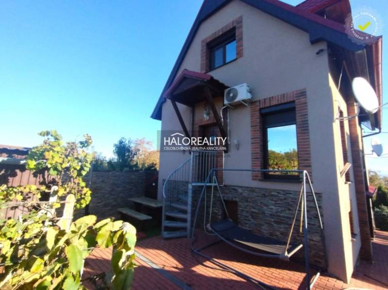 Čaka Family house Rent reality Levice