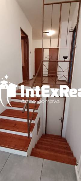 Rodinný dom v srdci obce, predaj,  Veľké Úľany, viac na: https://reality.intexreal.sk/