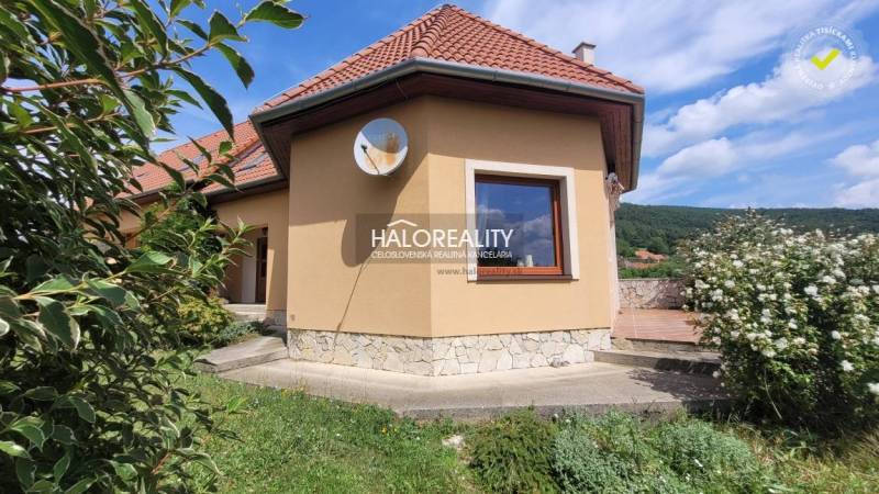 Jedľové Kostoľany Cottage Sale reality Zlaté Moravce